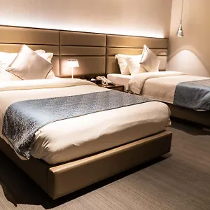 4* ホテル Omni Residency